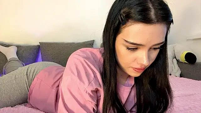 Snapshot of BeckyAurielle chatting on June 18, 2026, 4:00 pm BeckyAurielle online show from June 18, 2026, 4:00 pm