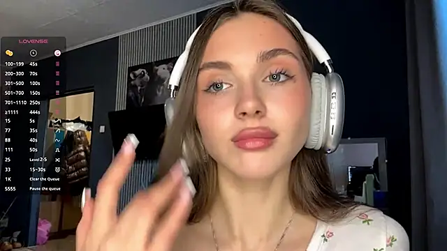 Veluxe online show from March 23, 2026, 3:05 pm