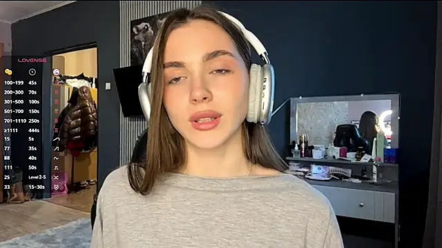 Veluxe online show from March 29, 2026, 3:01 pm