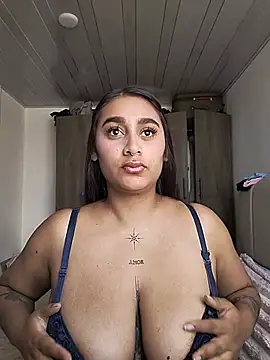 Mia skyy18 online show from July 7, 2026, 2:21 pm