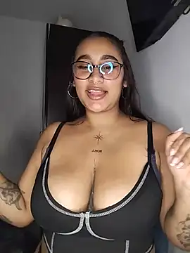 Mia skyy18 online show from August 6, 2026, 1:29 am