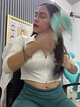 daniela-sexy online show from April 23, 2026, 1:46 pm