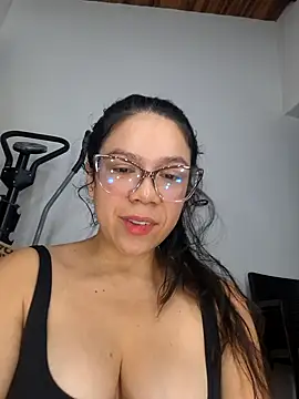 Aila Phone online show from April 17, 2026, 3:42 am