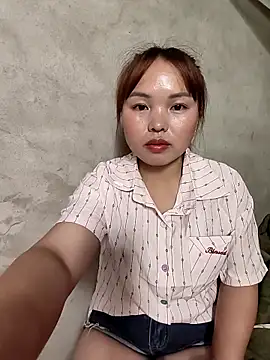 Mina xYx online show from April 2, 2026, 2:47 pm