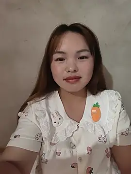 Mina xYx online show from May 27, 2026, 4:37 pm