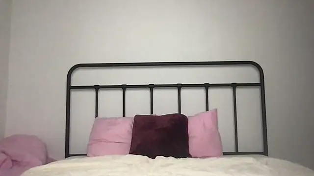 Snapshot of Juliadaheim chatting on March 16, 2026, 7:18 pm Juliadaheim online show from March 16, 2026, 7:18 pm