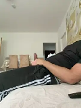 Snapshot of bobi7v chatting on June 14, 2026, 10:28 am bobi7v online show from June 14, 2026, 10:28 am