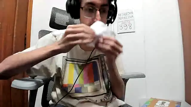 4rthurTV online show from June 4, 2026, 1:11 am