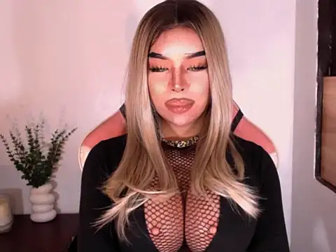 Zandralopez online show from March 31, 2026, 2:46 am