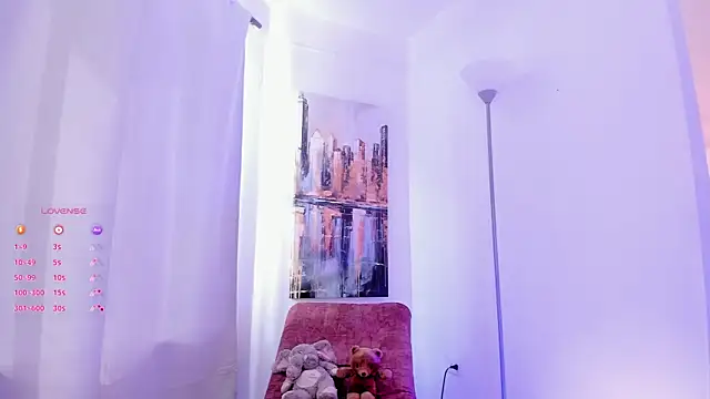 Sallyrosee  online show from April 18, 2026, 7:18 pm