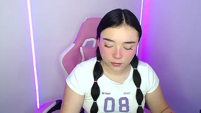 Nahia Brm online show from April 16, 2026, 3:24 pm