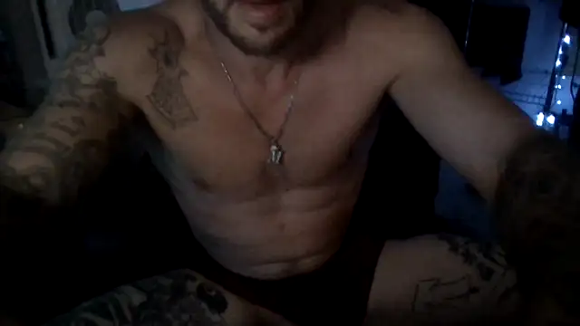 Snapshot of Envyussfantasy chatting on June 7, 2026, 12:59 am Envyussfantasy online show from June 7, 2026, 12:59 am