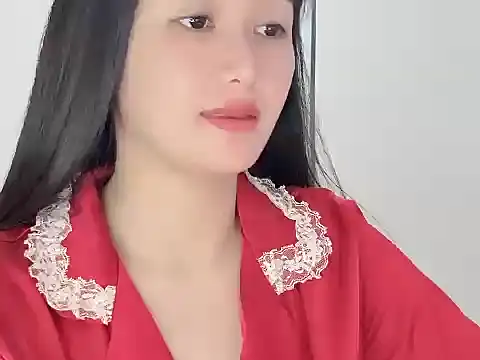Snapshot of AmyLinee_1 chatting on May 5, 2026, 4:20 am AmyLinee 1 online show from May 5, 2026, 4:20 am