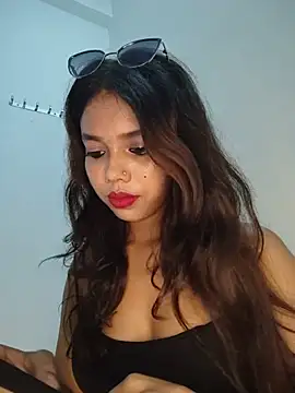 Candyy crushh online show from June 15, 2026, 3:31 am
