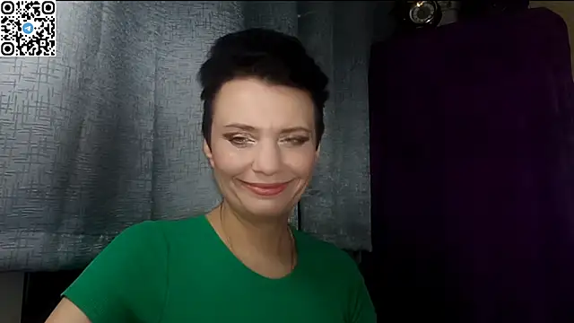HotMamaQueen234 online show from May 6, 2026, 8:25 pm