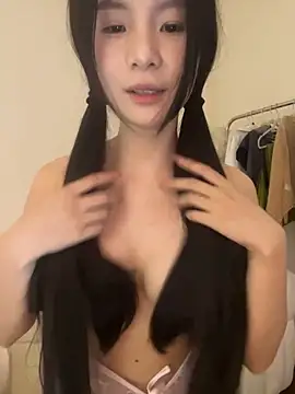 Snapshot of Xiaozuzongo1 chatting on May 17, 2026, 8:34 am Xiaozuzongo1 online show from May 17, 2026, 8:34 am