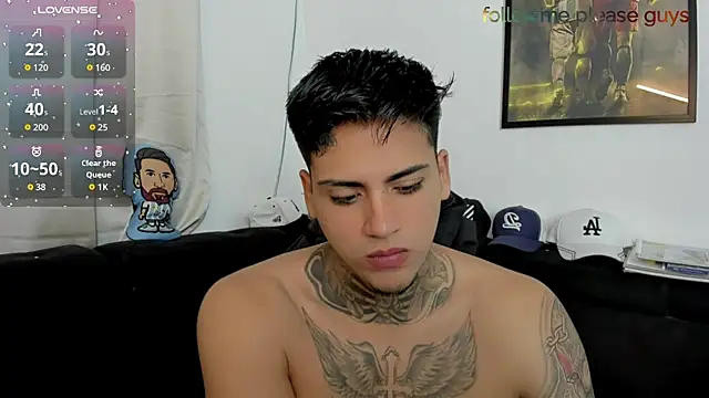 sweetlatinoboy online show from April 18, 2026, 11:14 am