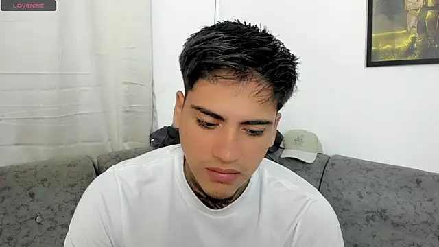 Snapshot of sweetlatinoboy chatting on August 3, 2026, 9:48 am sweetlatinoboy online show from August 3, 2026, 9:48 am