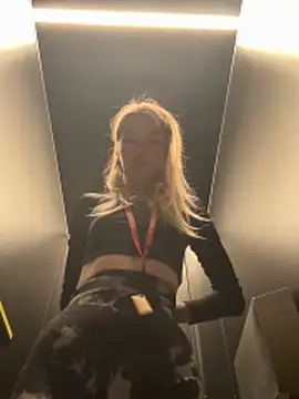 Lady Mia69 online show from March 21, 2026, 3:59 pm