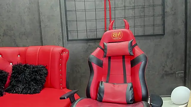 Issis Millf online show from March 21, 2026, 12:21 pm