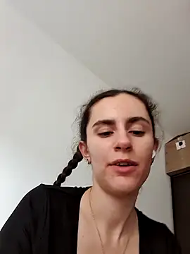 Snapshot of starlight_mo chatting on May 15, 2026, 12:23 pm starlight mo online show from May 15, 2026, 12:23 pm