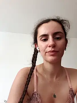 Snapshot of starlight_mo chatting on June 15, 2026, 1:24 pm starlight mo online show from June 15, 2026, 1:24 pm