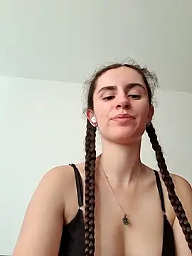 Snapshot of starlight_mo chatting on June 16, 2026, 3:25 pm starlight mo online show from June 16, 2026, 3:25 pm