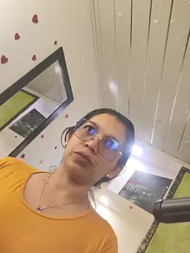 Melisa 14 online show from June 12, 2026, 3:22 pm