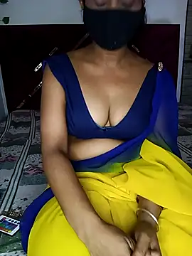 mayakapoor880 online show from May 2, 2026, 6:29 am
