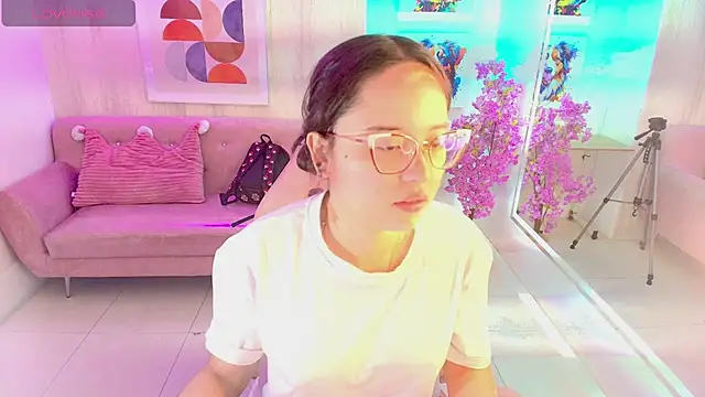 Snapshot of Shady_bug chatting on May 10, 2026, 12:21 pm Shady bug online show from May 10, 2026, 12:21 pm