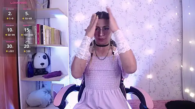 Snapshot of _Alexaavandercloude chatting on June 5, 2026, 10:26 pm Alexaavandercloude online show from June 5, 2026, 10:26 pm