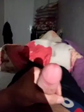 Snapshot of Diaaeddne chatting on April 6, 2026, 10:33 pm Diaaeddne online show from April 6, 2026, 10:33 pm