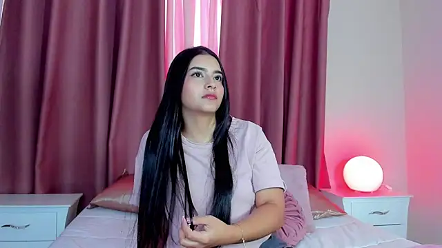 sweet aura31 online show from March 18, 2026, 7:28 pm