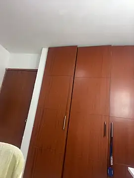 LinaEvansonn online show from April 17, 2026, 3:09 am