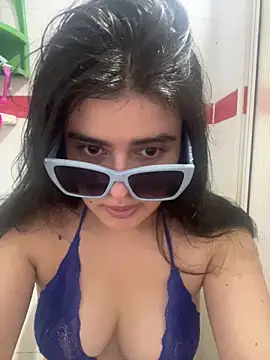 LinaEvansonn online show from April 22, 2026, 10:55 pm