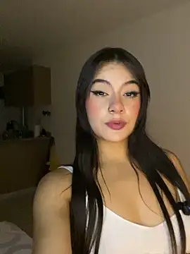 DahliaRouse online show from April 7, 2026, 11:37 pm