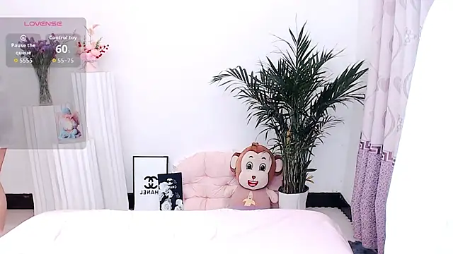 Snapshot of Evelyn-007 chatting on March 30, 2026, 5:41 am Evelyn-007 online show from March 30, 2026, 5:41 am