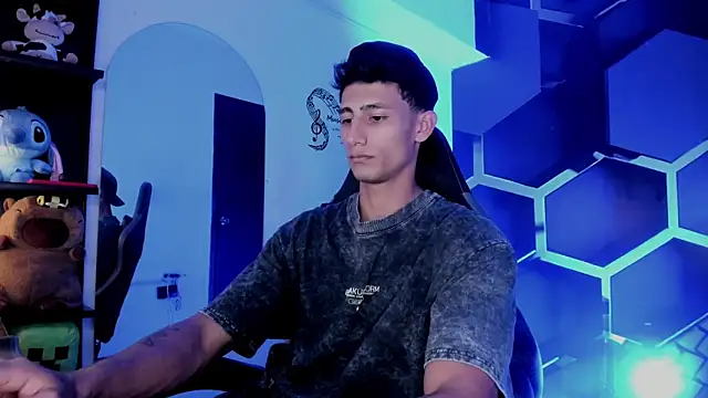 Snapshot of MaxiimoRomano_ chatting on July 24, 2026, 7:23 pm MaxiimoRomano online show from July 24, 2026, 7:23 pm