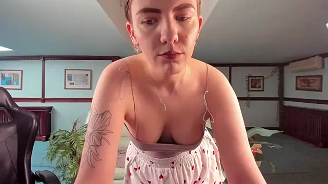Kirarustle1 online show from May 15, 2026, 1:45 am