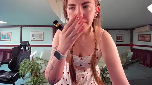 Kirarustle1 online show from May 28, 2026, 1:47 am