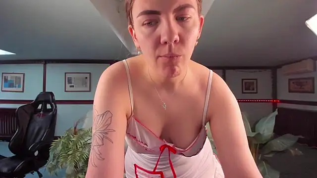 Kirarustle1 online show from May 29, 2026, 2:20 am