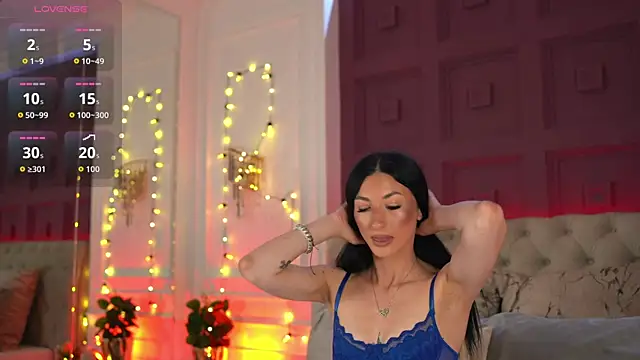 EllieJules online show from July 6, 2026, 3:47 am