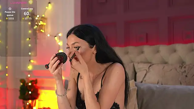 EllieJules online show from July 15, 2026, 4:07 am