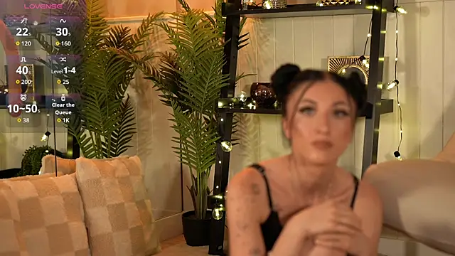 EllieJules online show from July 28, 2026, 3:57 am