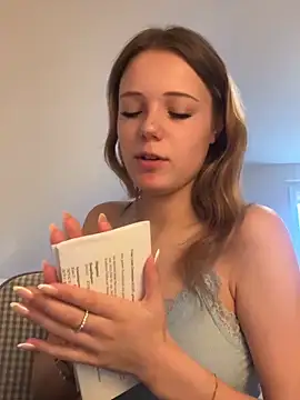 SophiaWestend online show from March 24, 2026, 7:13 am