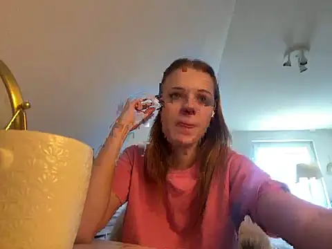 SophiaWestend online show from April 4, 2026, 12:35 pm