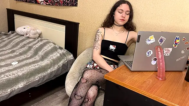 Holy Mariaaa online show from May 4, 2026, 6:15 pm