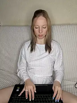 Snapshot of TeaseMeLily chatting on March 23, 2026, 3:21 am TeaseMeLily online show from March 23, 2026, 3:21 am