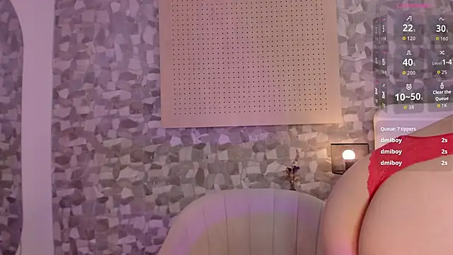violeta hills  online show from May 11, 2026, 4:04 pm