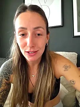 Snapshot of NicoleKaiser chatting on April 19, 2026, 5:12 pm NicoleKaiser online show from April 19, 2026, 5:12 pm